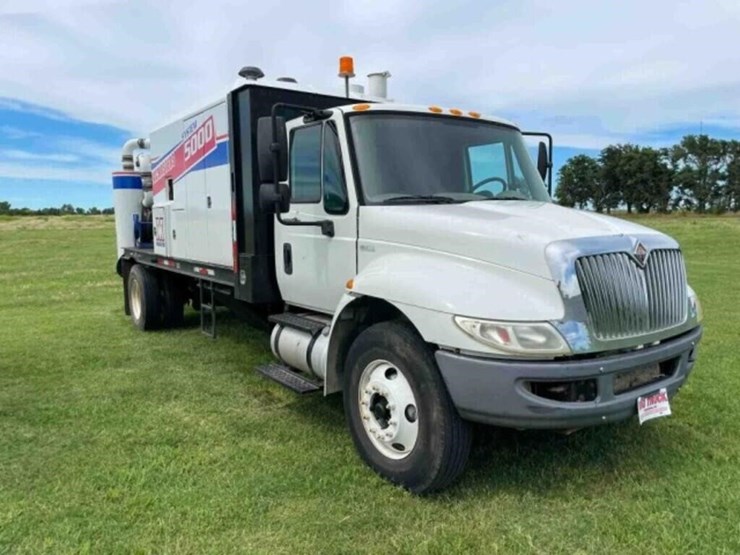 2014-international-durastar-4300-image-4