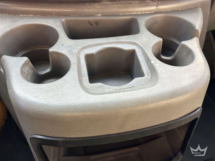 2002-ford-cargo-image-19