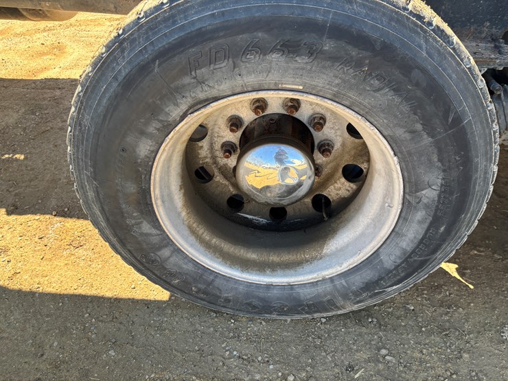 2009-peterbilt-340-image-96