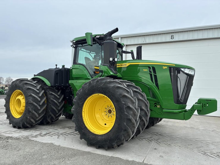 2025-john-deere-9r-590-image-1
