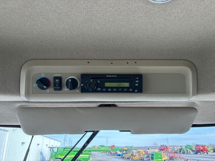 2009-john-deere-9570-sts-image-107