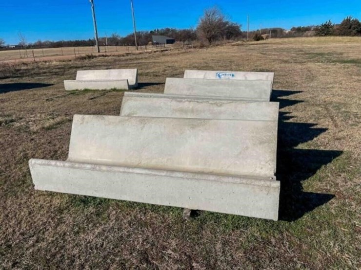 6-new-concrete-cattle-feed-bunks-image-2