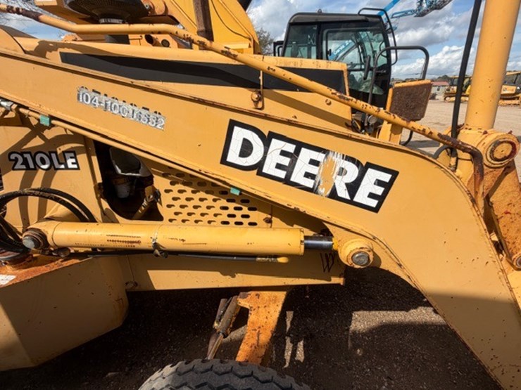 deere-210le-image-23