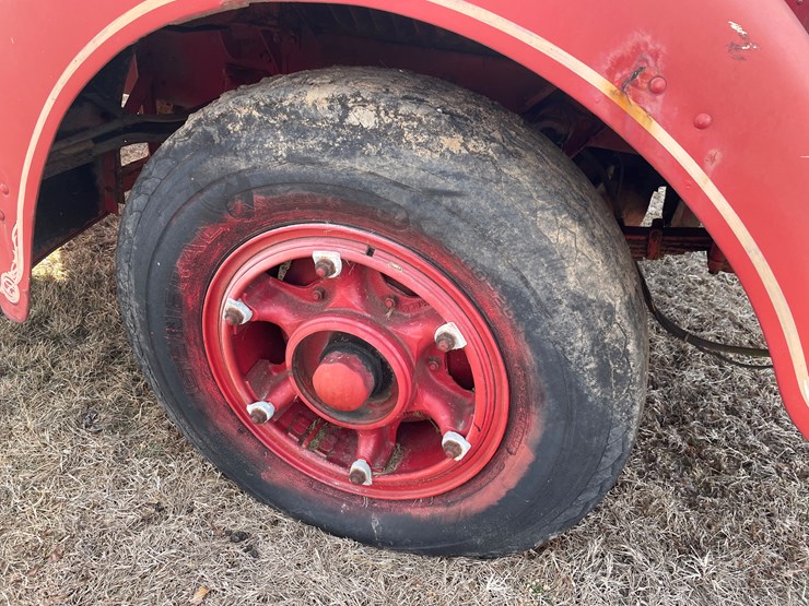 #4206-•-1951-mack-fire-truck-cab-and-chassis,-(no-title)-image-11