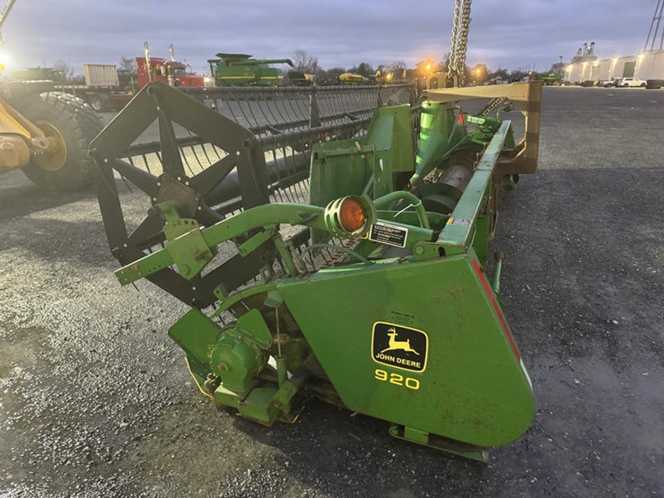 1993-john-deere-920-image-3