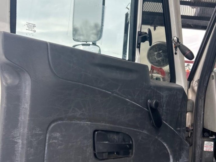 2016-international-durastar-4400-image-65