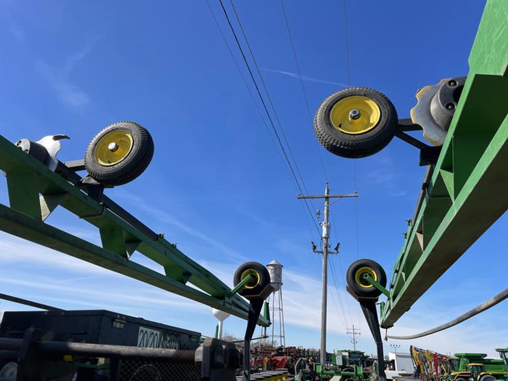 2004-john-deere-db90-image-18