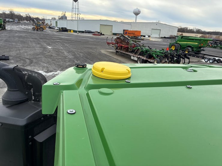2025-john-deere-9r-590-image-79