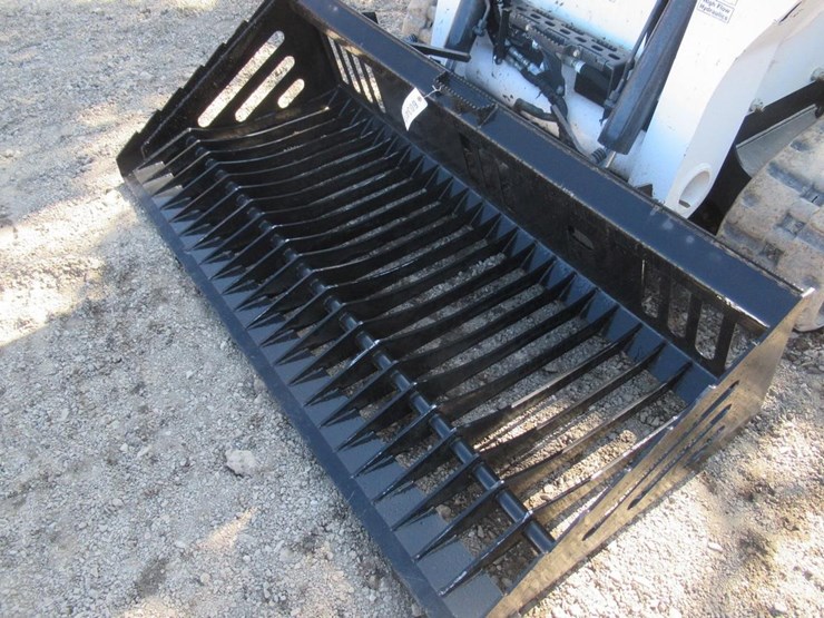 wildcat-80"-skid-steer-smooth-edge-skeleton-bucket-image-1