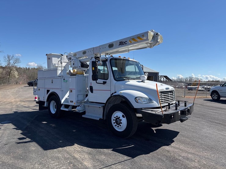 2017-freightliner-m2-s/a-altec-l42m-bucket-truck-image-7