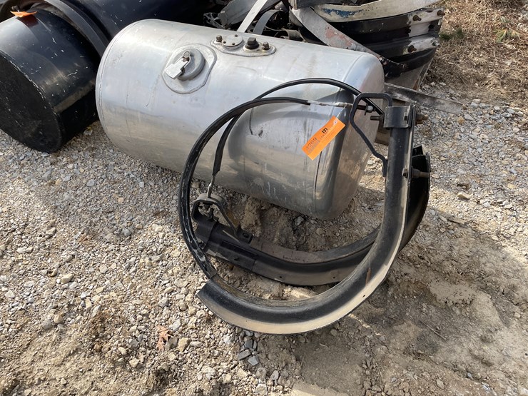 #4269-•-peterbilt-fuel-tank-image-1