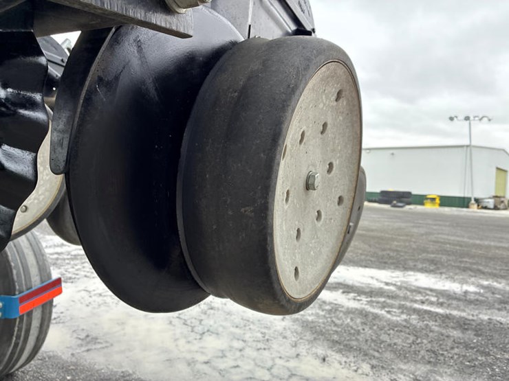 2010-kinze-3600-image-53