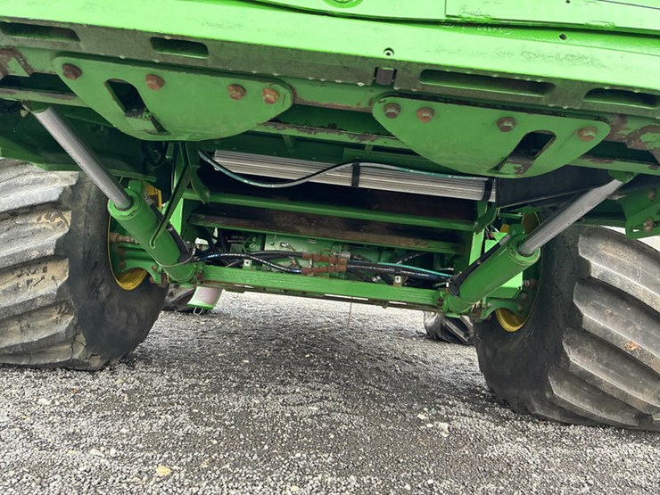 2014-john-deere-s680-image-24