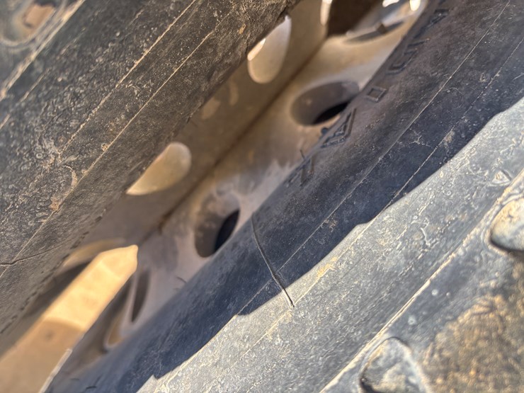 2009-peterbilt-340-image-90