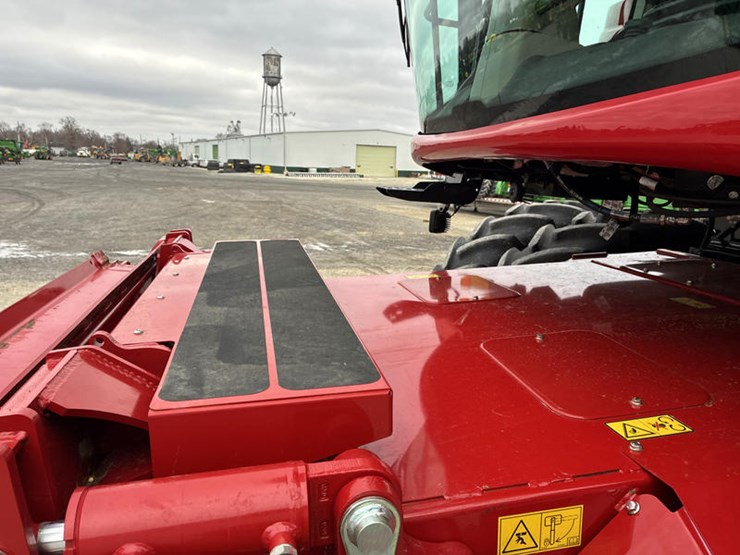 2024-case-ih-8250-image-24