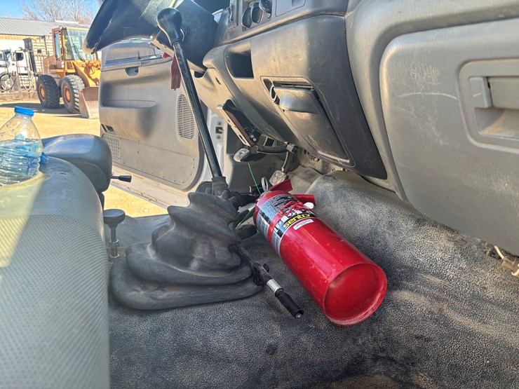 2003-ford-f650-image-25