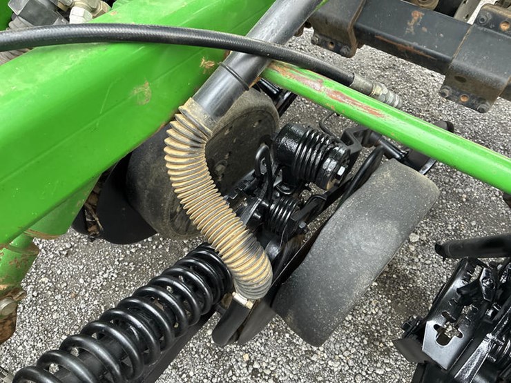 2003-john-deere-1590-image-23