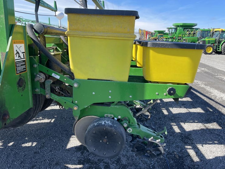 2004-john-deere-db90-image-22