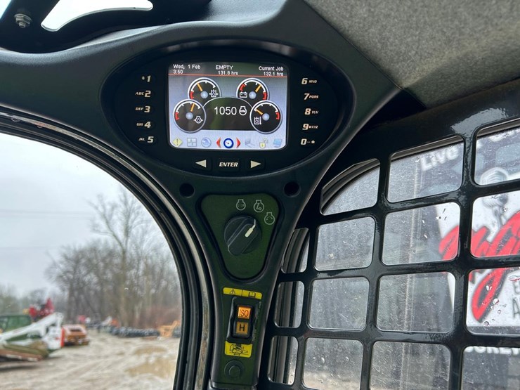 2023-bobcat-t450-image-25