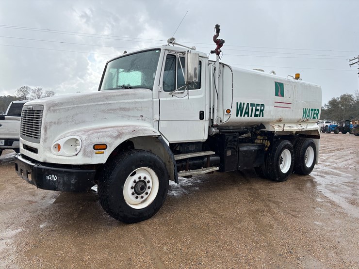 1998-freightliner-fl112-image-1