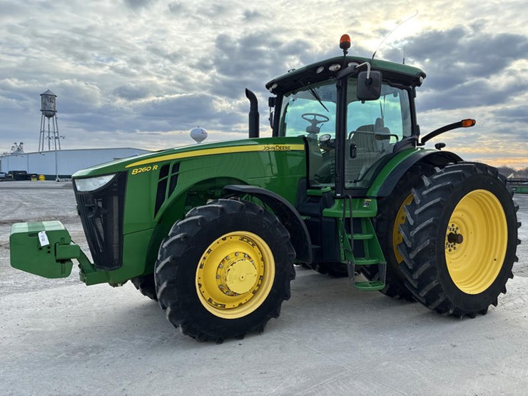 2012-john-deere-8260r-image-12