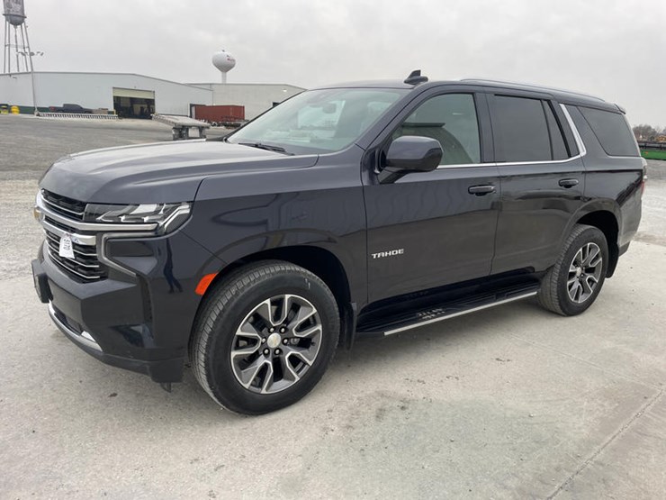 2023-chevrolet-tahoe-image-10