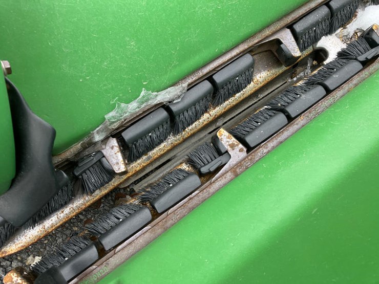 2009-john-deere-608c-image-3