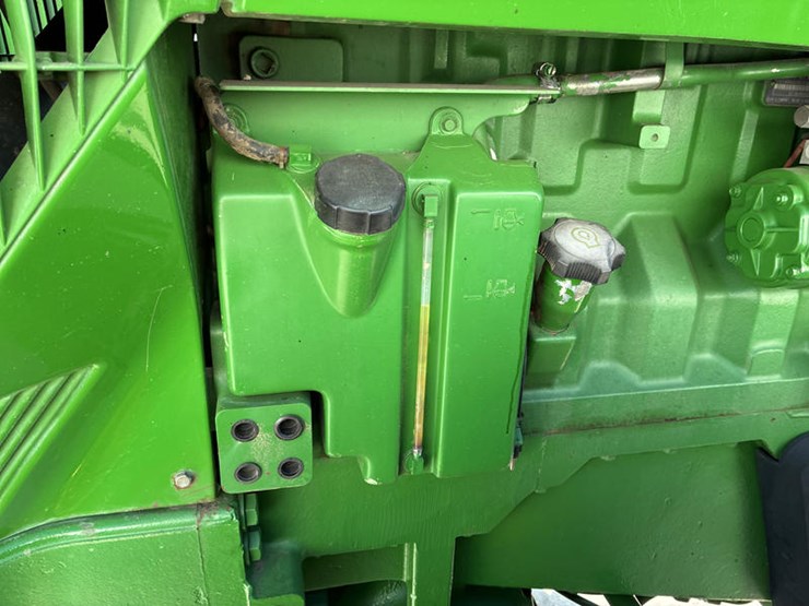 1995-john-deere-8300-image-36