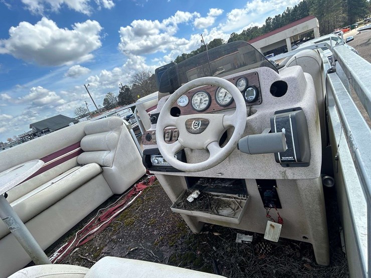 2001-premier-225-sun-station-pontoon-boat-image-22