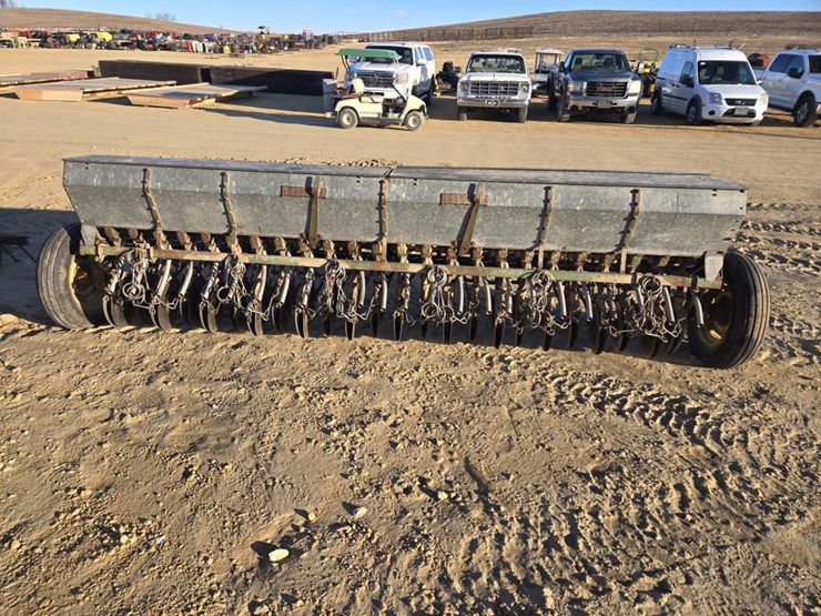 john-deere-12-image-7