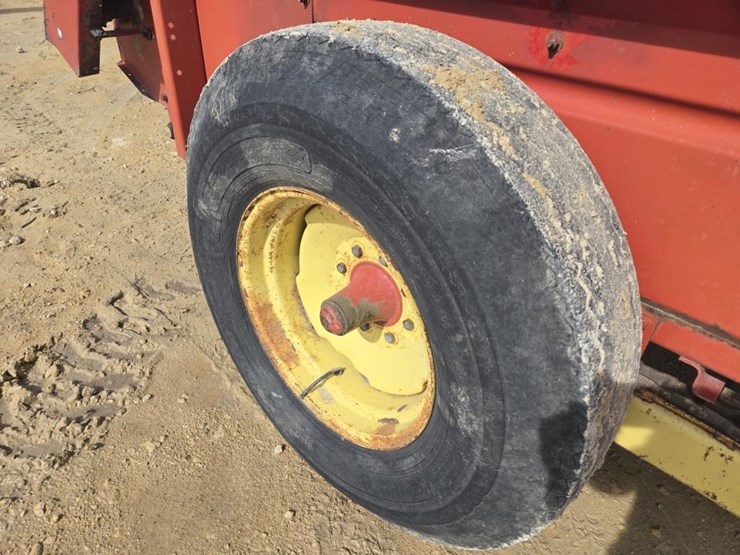 new-holland-513-image-6