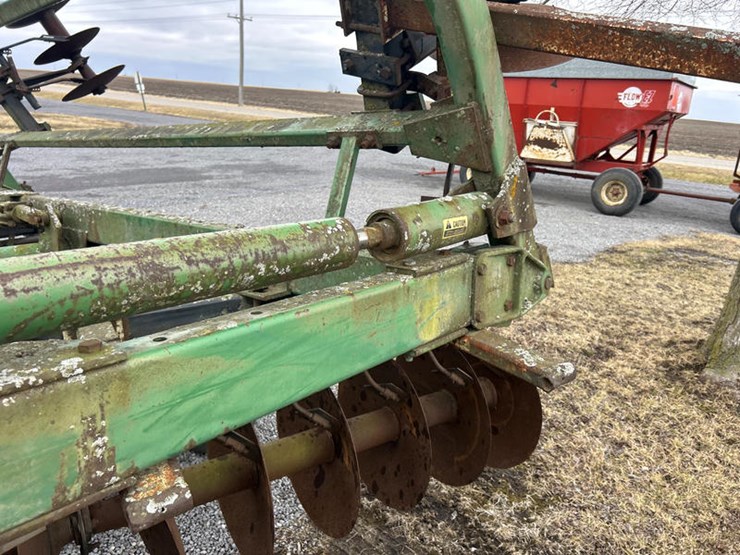 john-deere-230-image-18