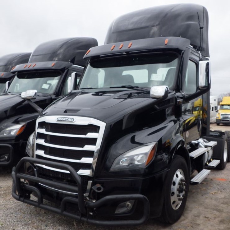 2021 FREIGHTLINER CASCADIA 116
