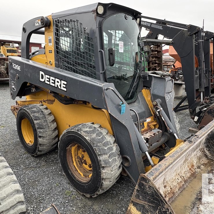 2015 DEERE 326E