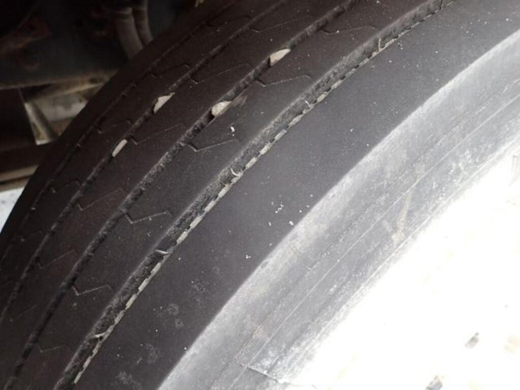 2002-gmc-7500-image-51