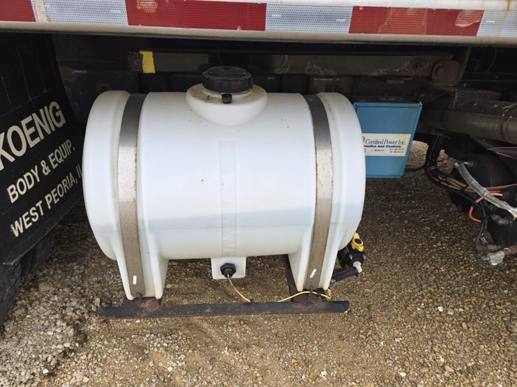 2014-international-7400-image-7