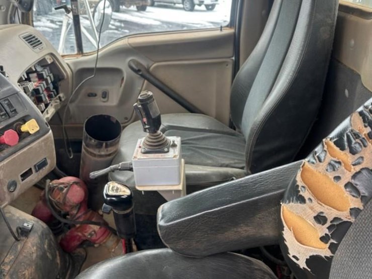 2007-sterling-l9000-4000-gallon-t/a-water-truck-image-22