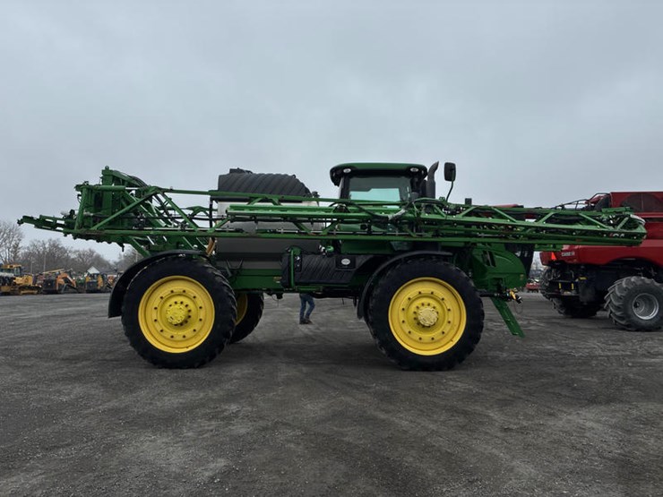 2017-john-deere-r4045-image-4