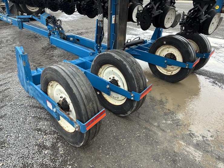 2010-kinze-3600-image-20