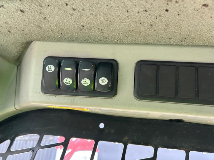 2019-caterpillar-259d-image-23