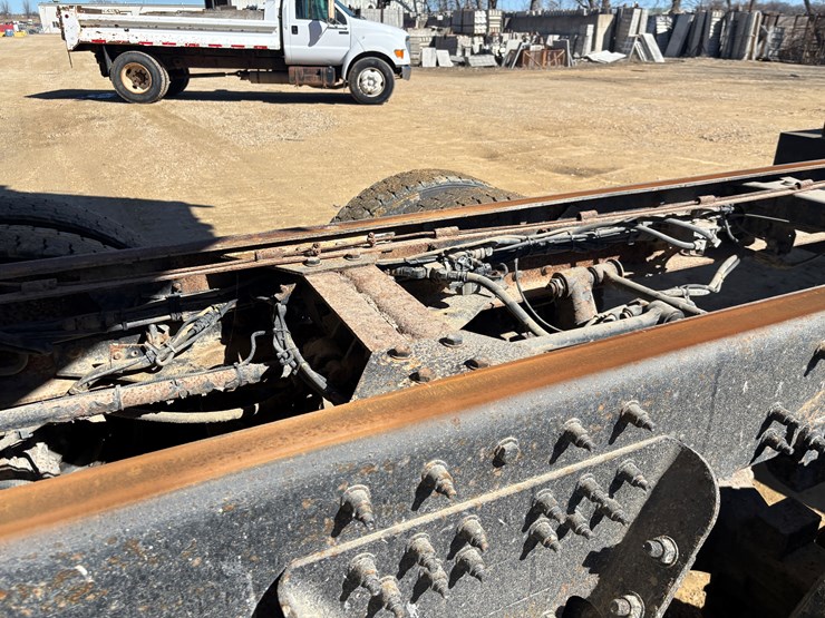 2009-peterbilt-340-image-82