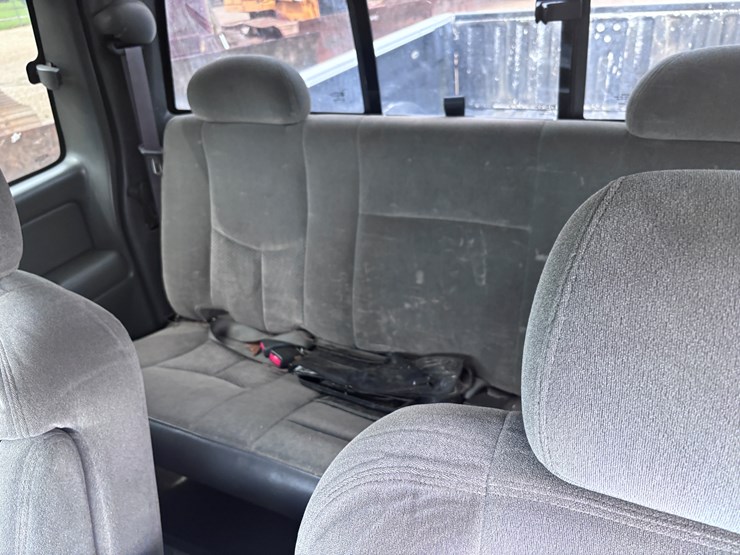 2005-chevrolet-2500hd-image-5