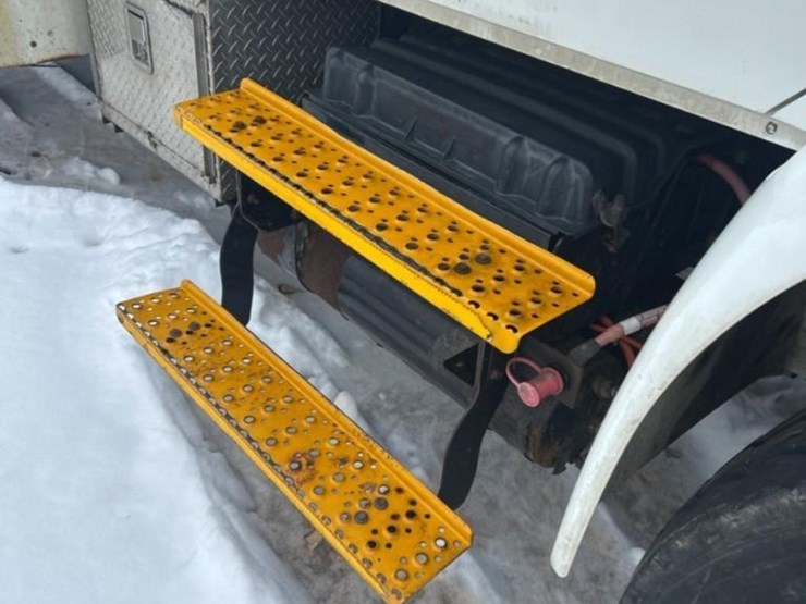 2016-international-durastar-4400-image-30