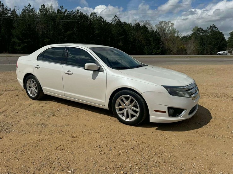 2012-ford-fusion-sel-fwd-4d-sedan-2.5-4cyl.-gasoline-(172,726-miles)-image-7