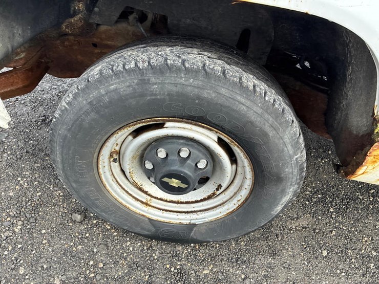 2000-chevrolet-2500-image-25