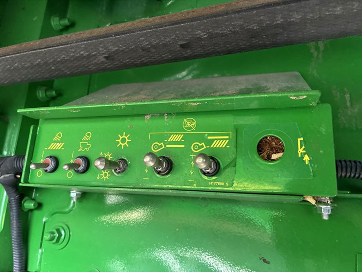 2023-john-deere-s780-image-35