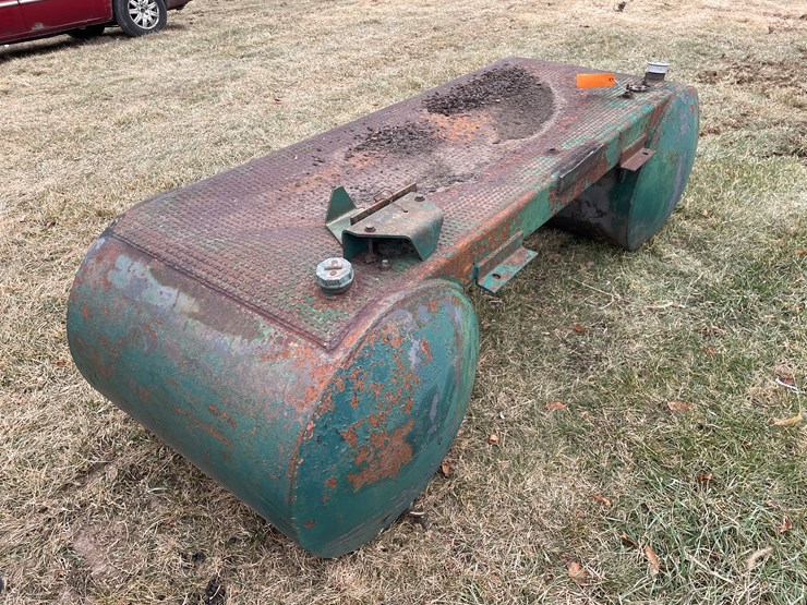 #4225-•-mack-saddle-fuel-tanks-image-7