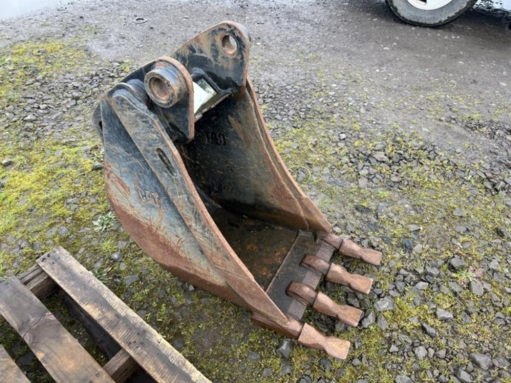 caterpillar-18-image-2