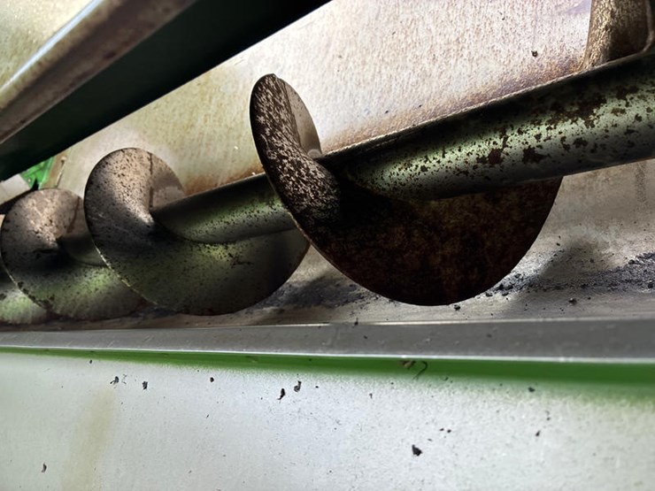 2009-john-deere-9570-sts-image-93