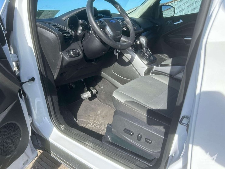 2016-ford-escape-image-11